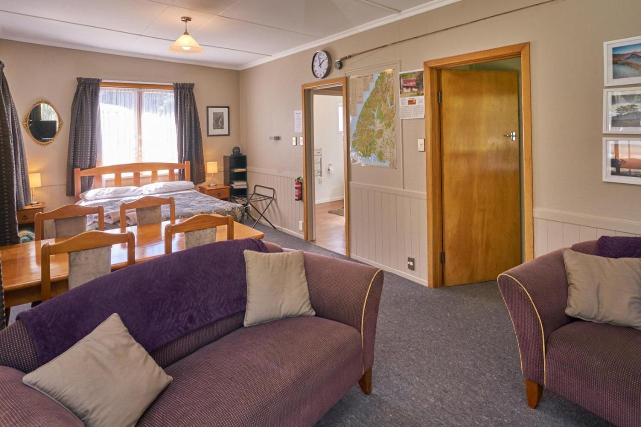Accommodation Fiordland The Bach - One Bedroom Cottage At 226B Milford Road Те-Анау Екстер'єр фото